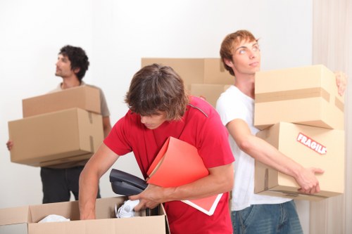 Home removals for flats and houses in Hampton Hill